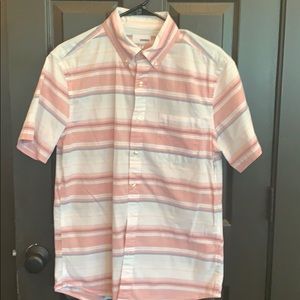 Men’s Sonoma button down shirt.